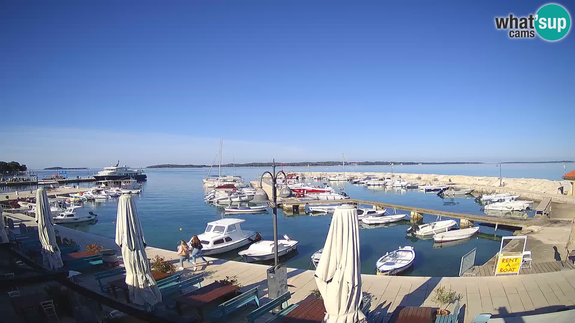 Spletna kamera Fažana riva in mestna marina – Istra