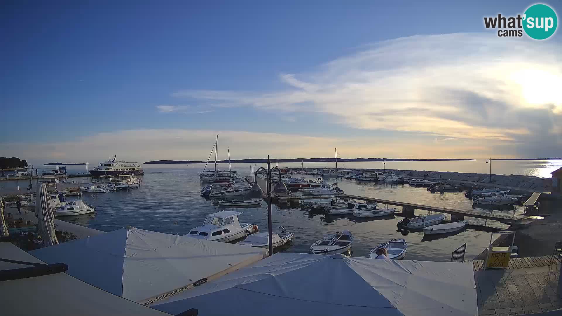 Webcam Fažana riva and city marina – Istria