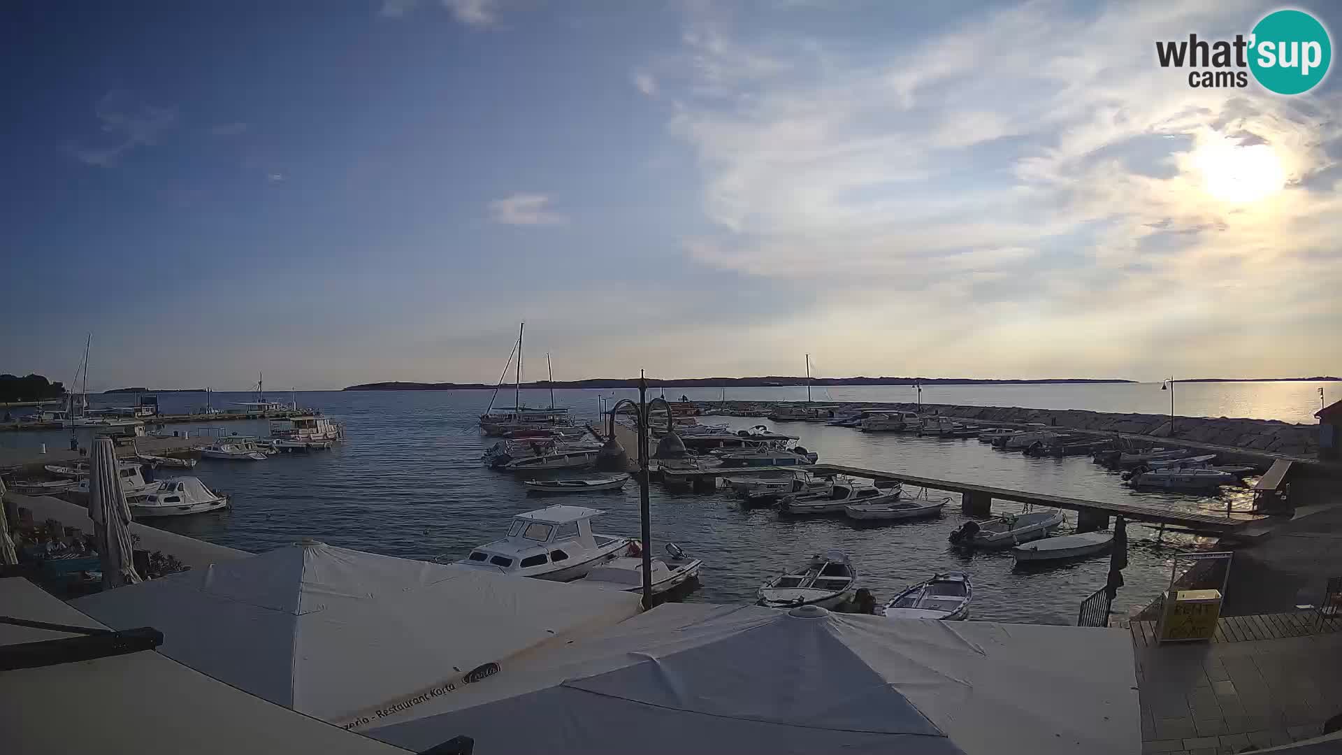 Spletna kamera Fažana riva in mestna marina – Istra