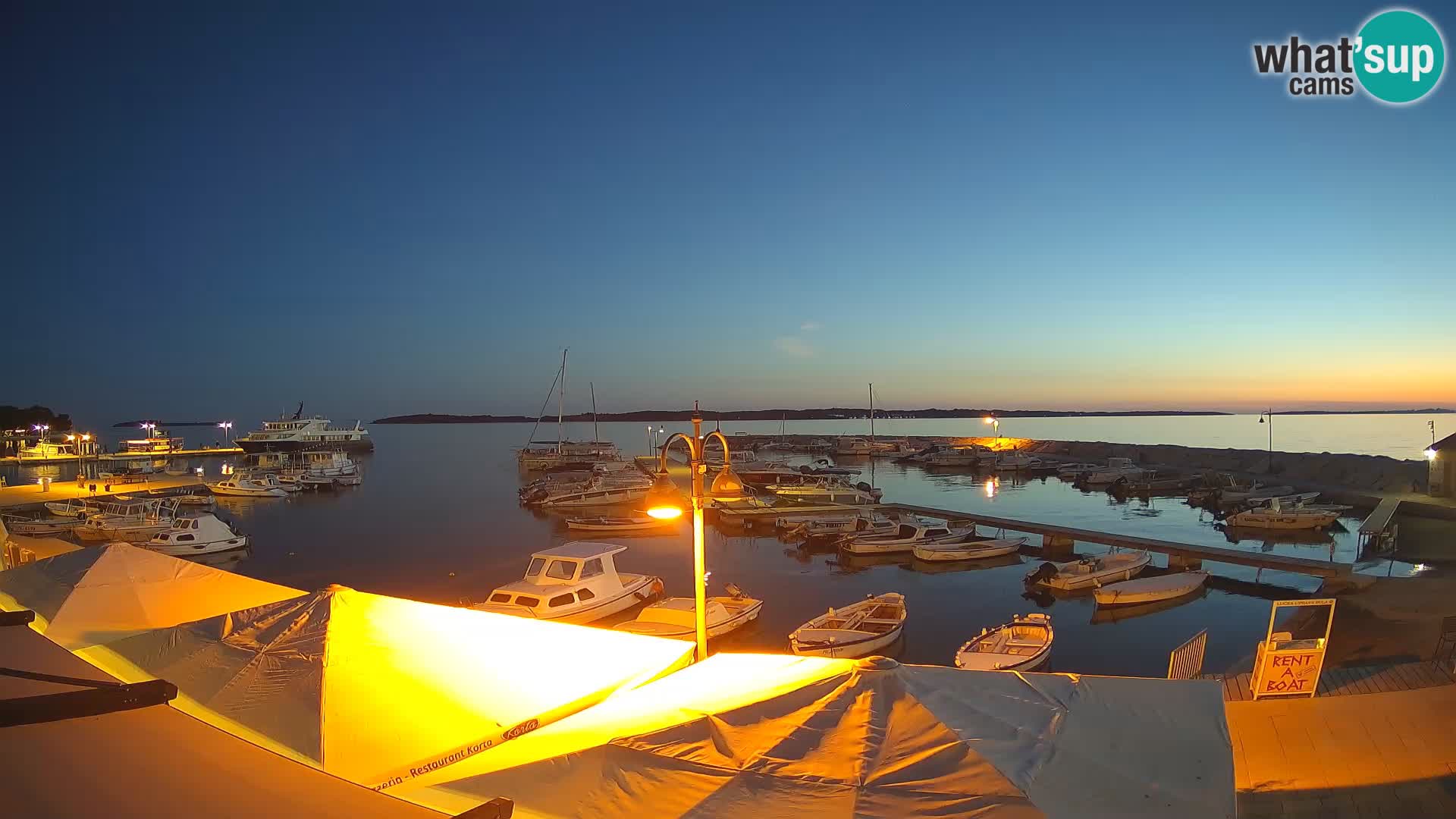 Webcam Fažana riva and city marina – Istria