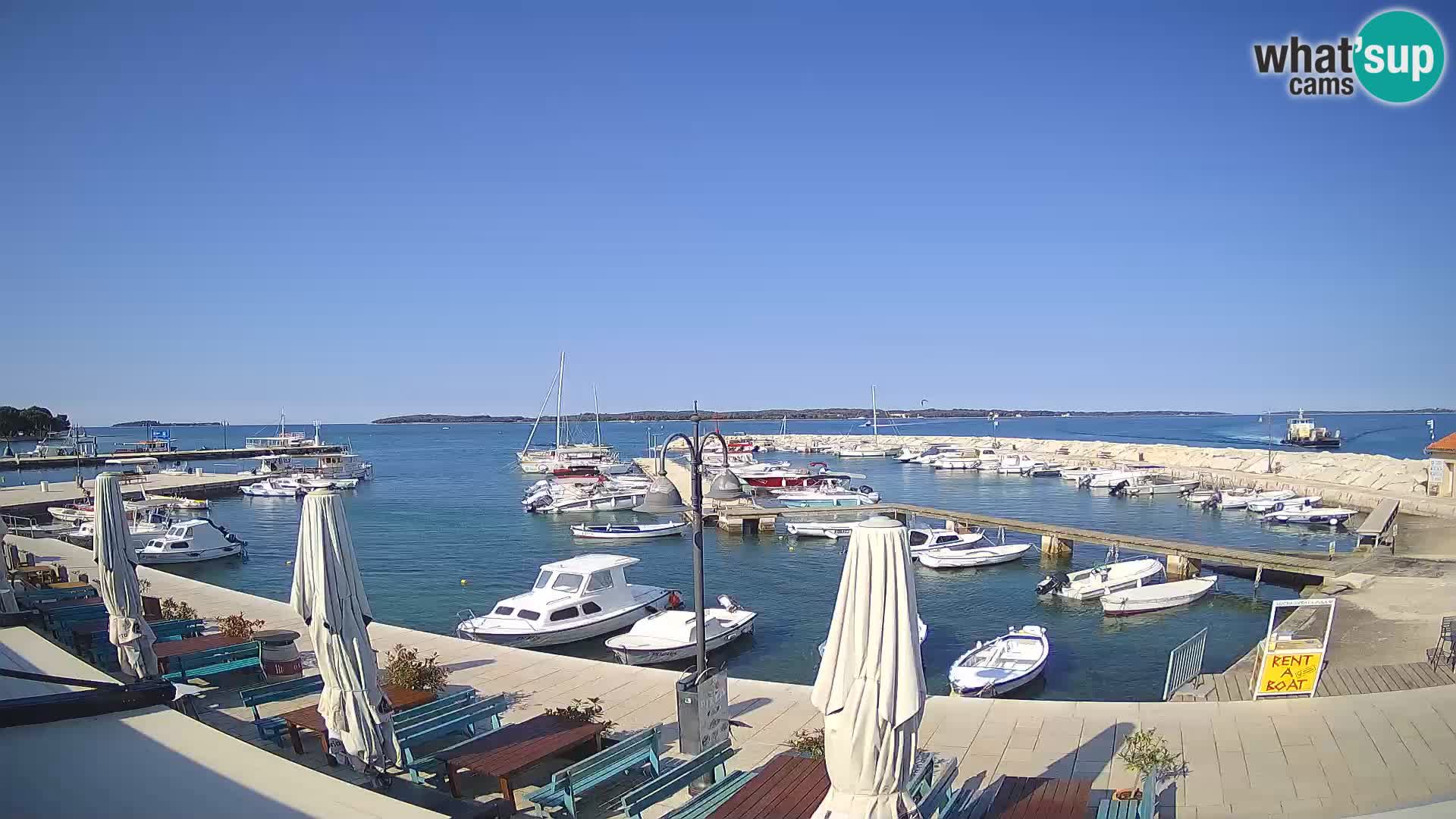 Fažana Camera en vivo riva y marina de la ciudad – Istria