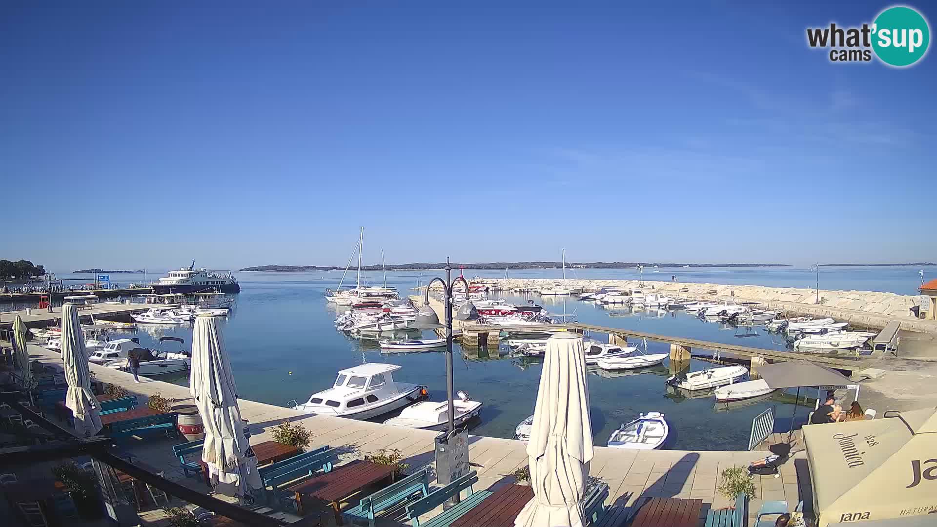 Spletna kamera Fažana riva in mestna marina – Istra
