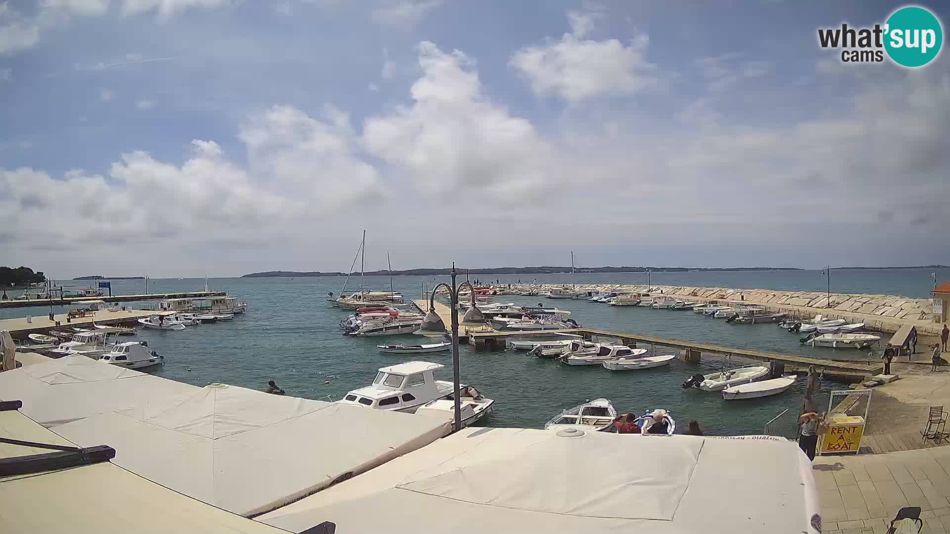 Fažana Camera en vivo riva y marina de la ciudad – Istria