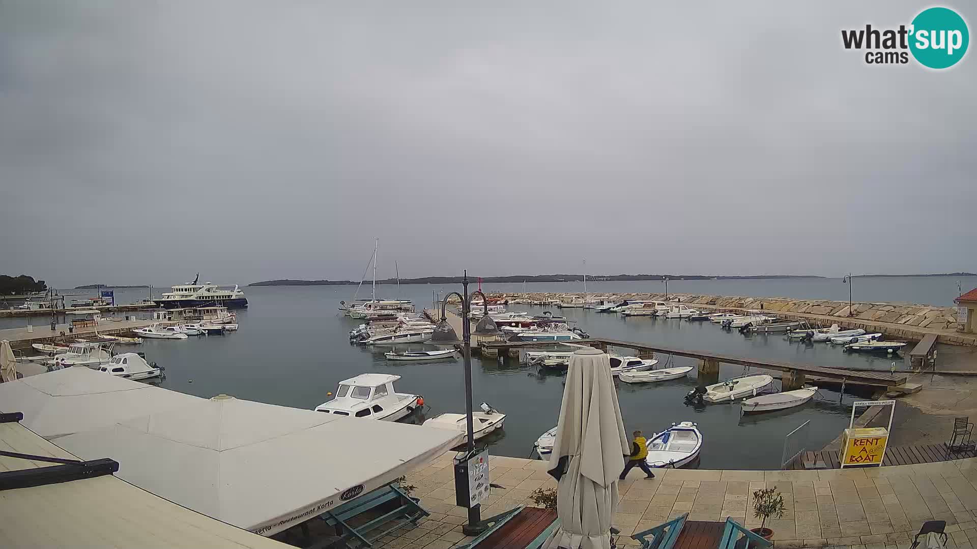 Spletna kamera Fažana riva in mestna marina – Istra