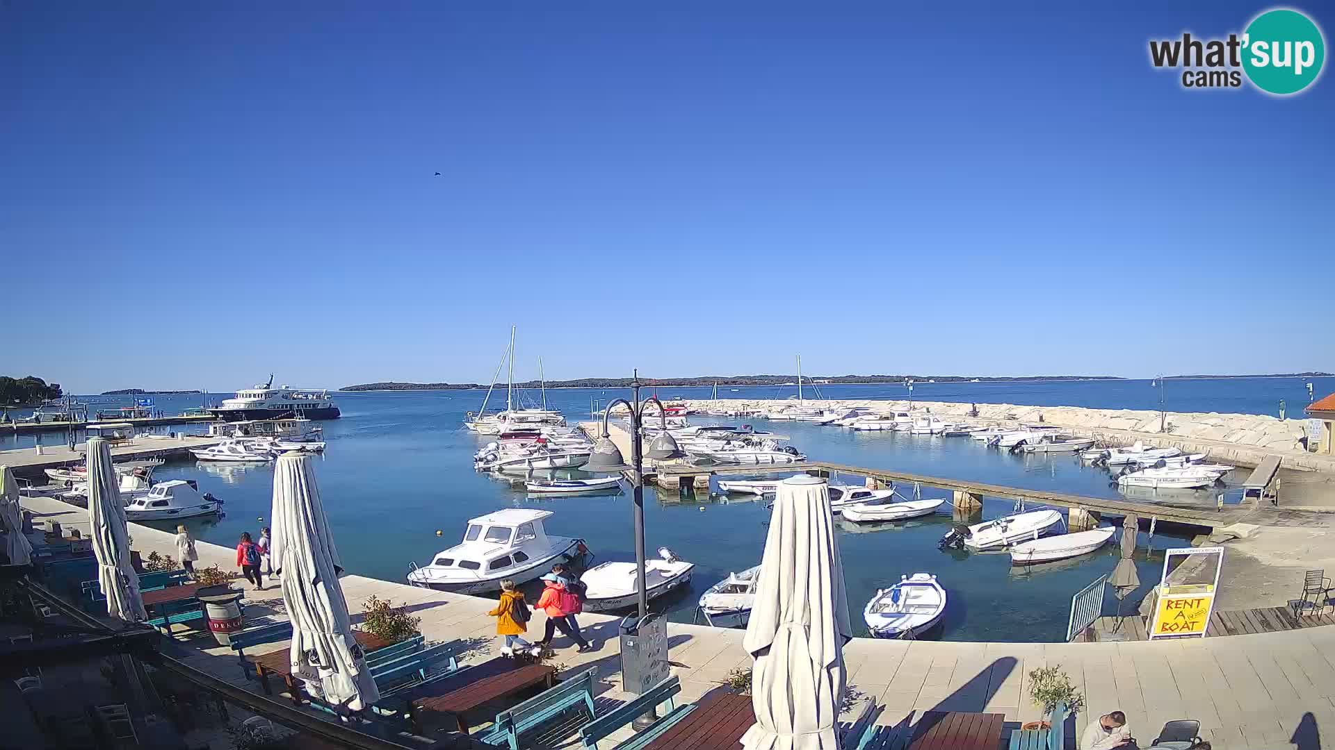 Spletna kamera Fažana riva in mestna marina – Istra