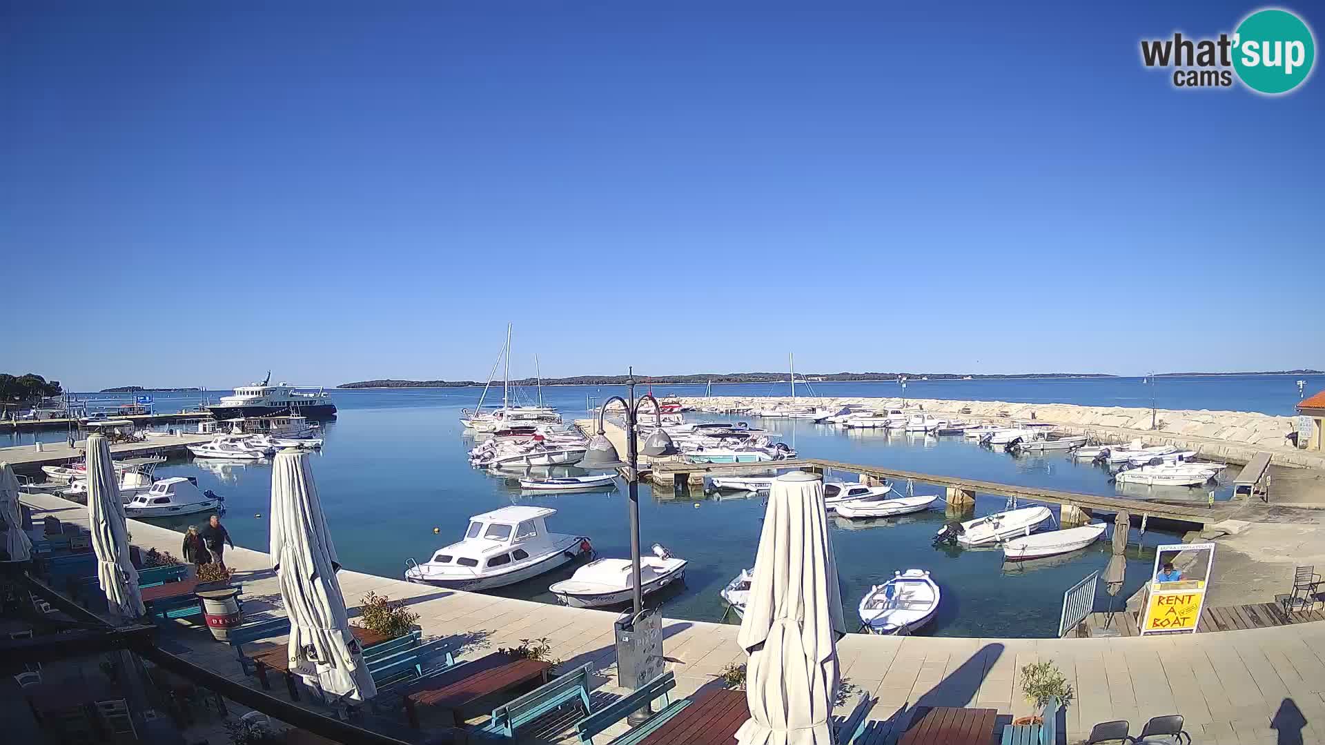 Spletna kamera Fažana riva in mestna marina – Istra