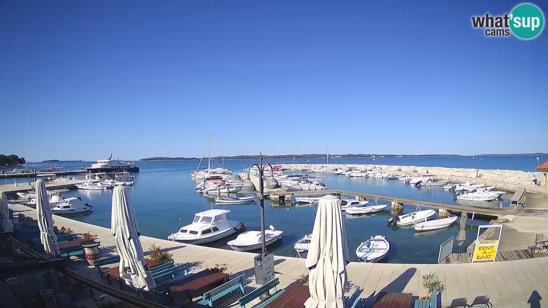 Fažana Camera en vivo riva y marina de la ciudad – Istria