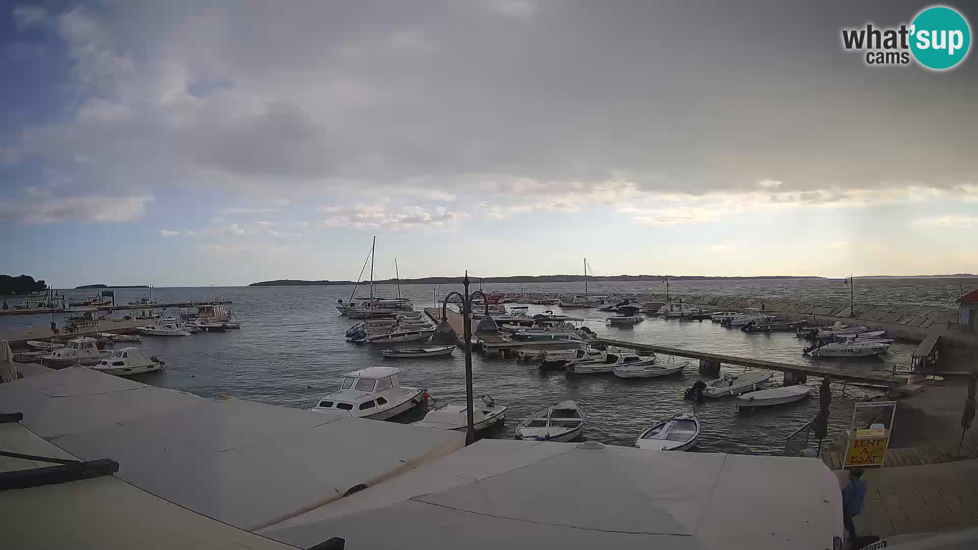 Spletna kamera Fažana riva in mestna marina – Istra