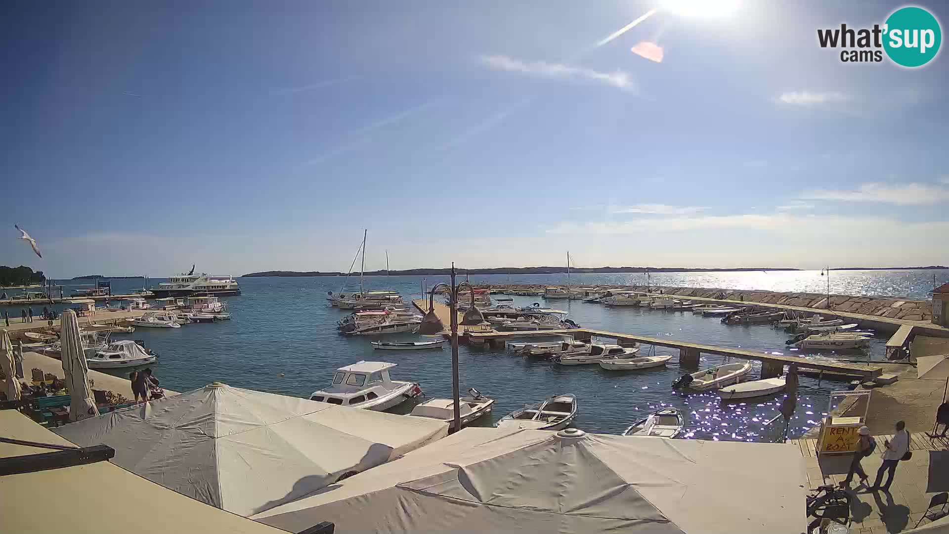 Fažana Camera en vivo riva y marina de la ciudad – Istria