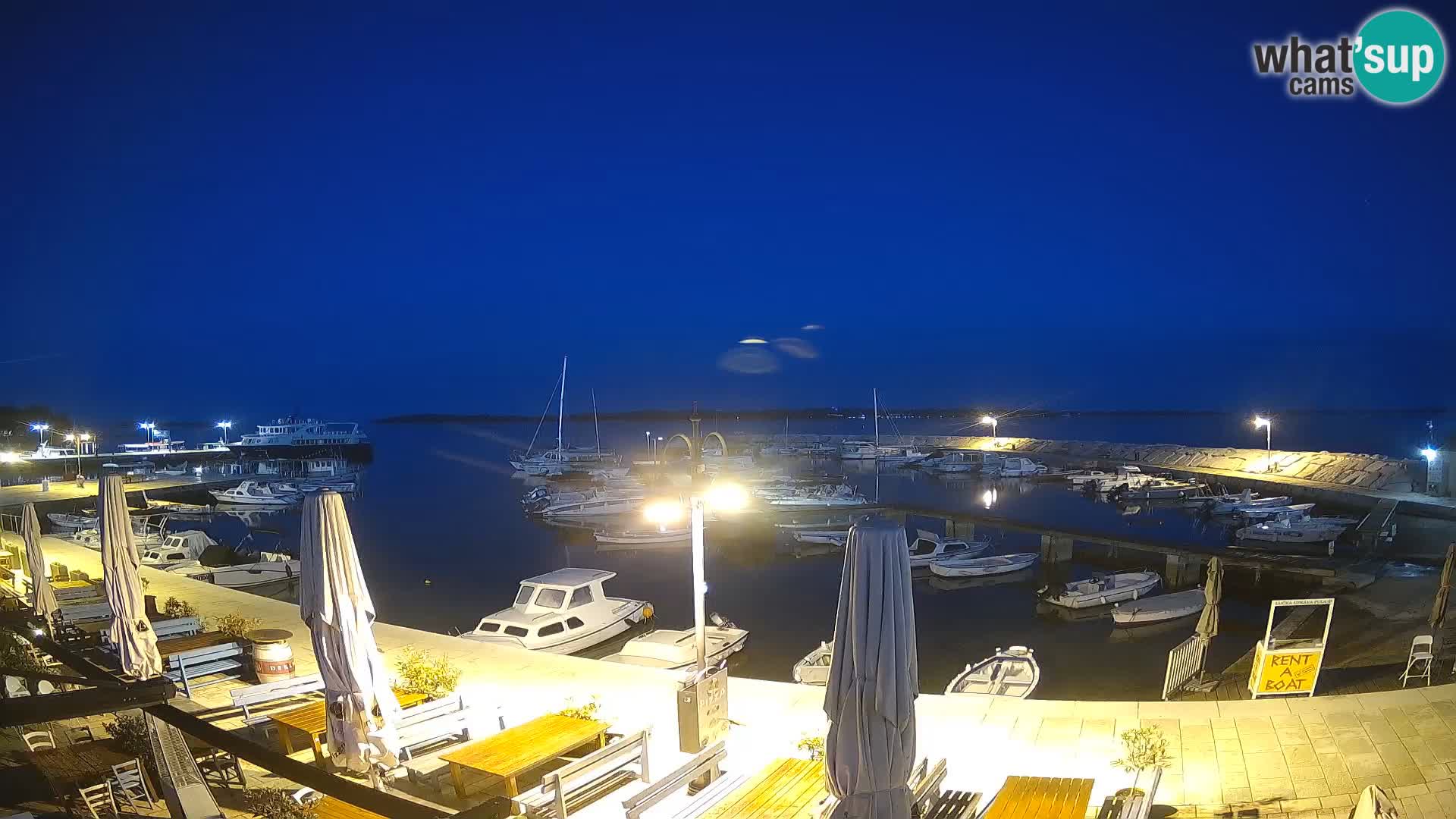 Spletna kamera Fažana riva in mestna marina – Istra