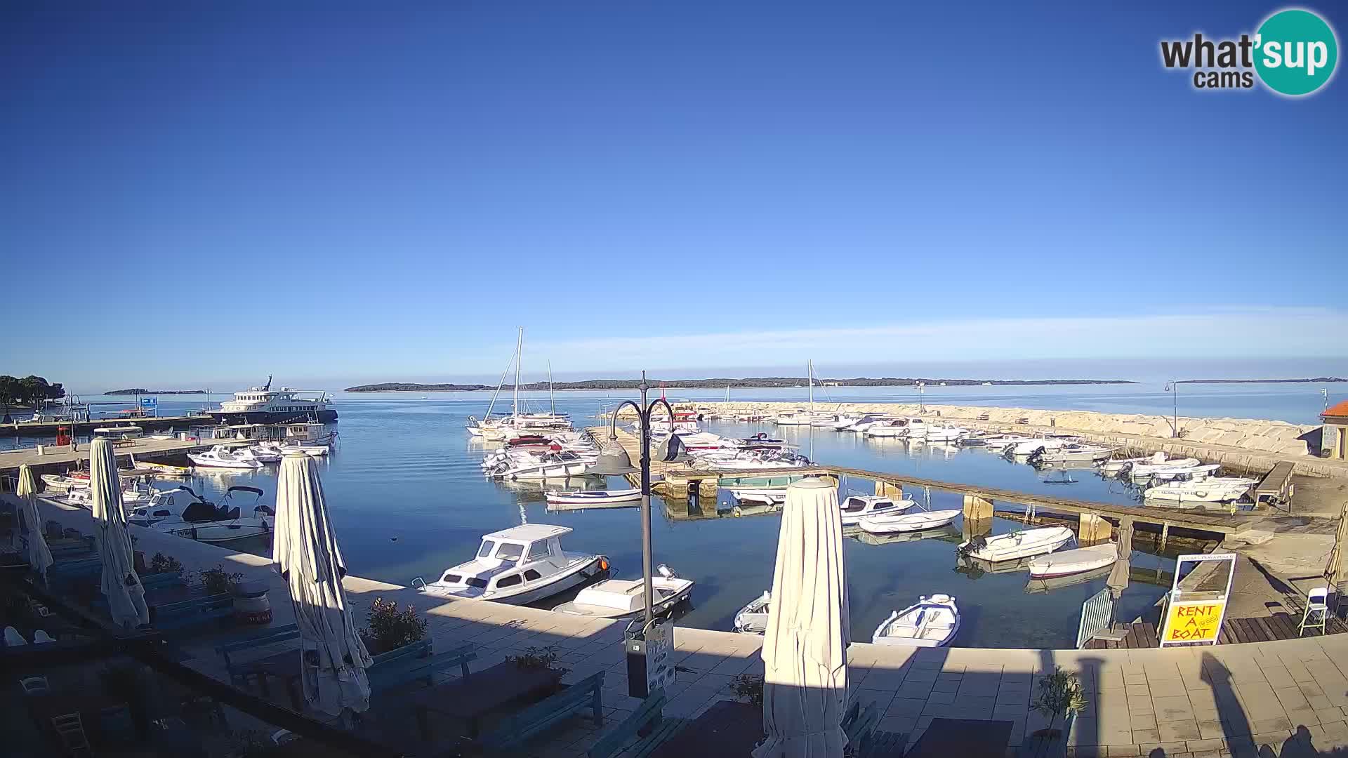 Spletna kamera Fažana riva in mestna marina – Istra
