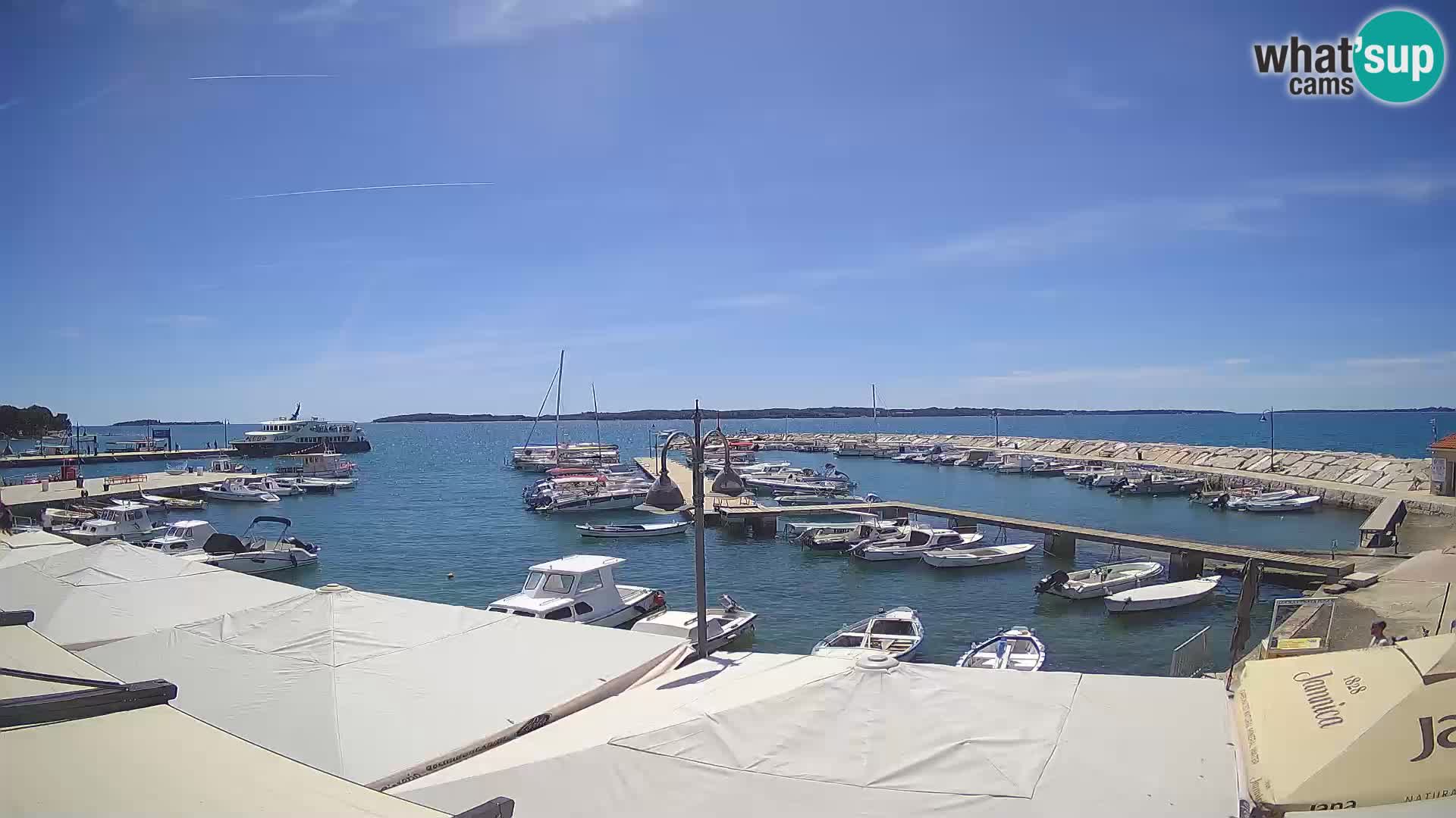 Fažana Camera en vivo riva y marina de la ciudad – Istria