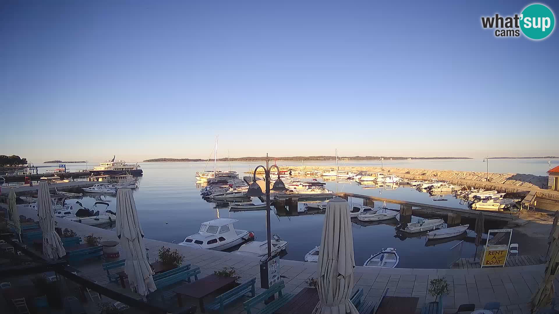 Spletna kamera Fažana riva in mestna marina – Istra