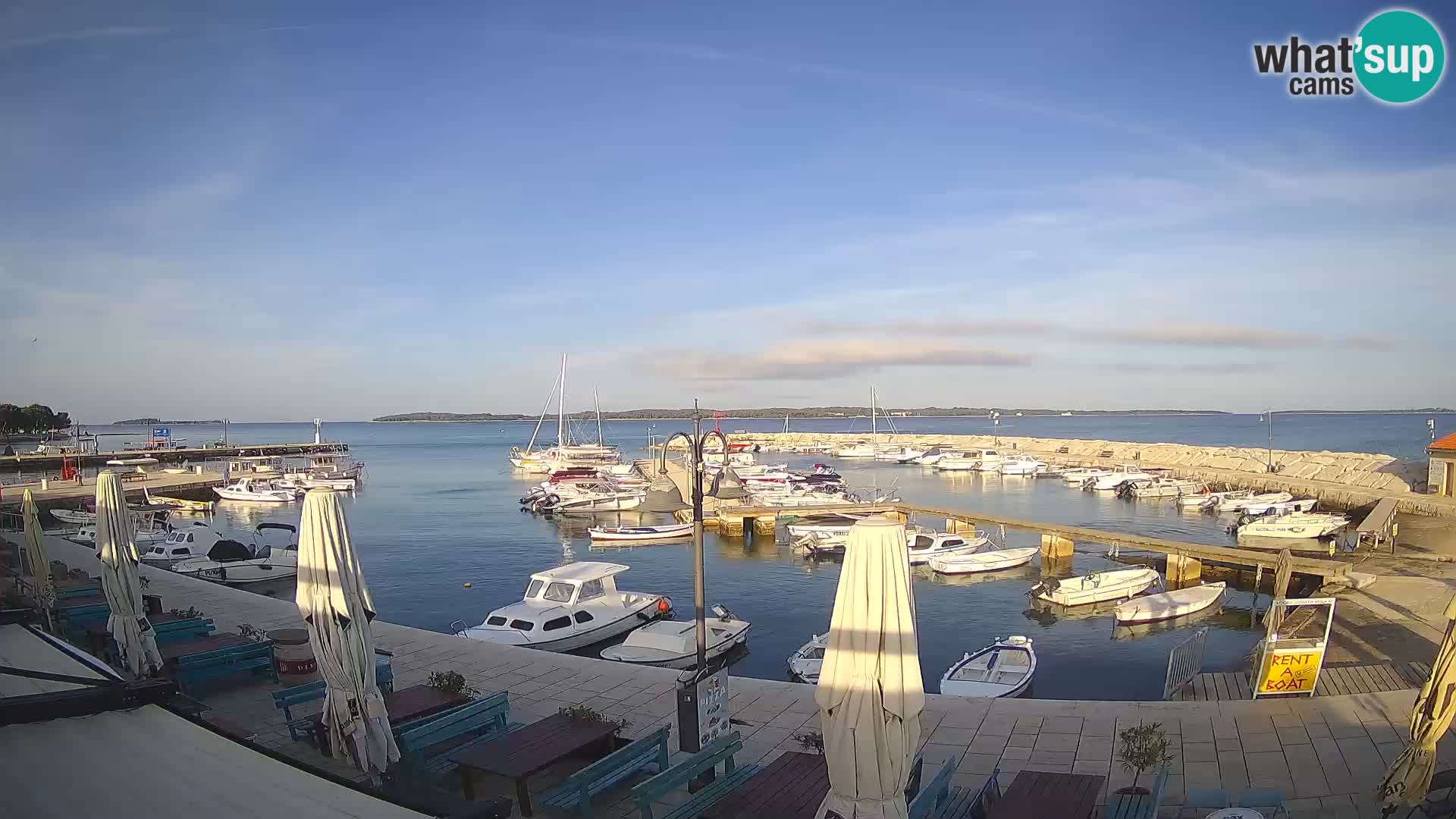 Spletna kamera Fažana riva in mestna marina – Istra