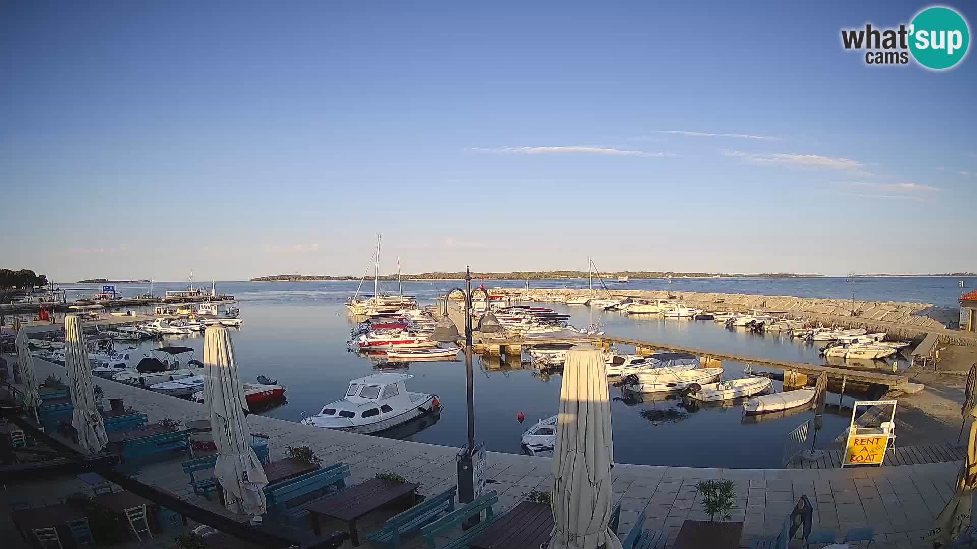 Webcam Fažana riva and city marina – Istria