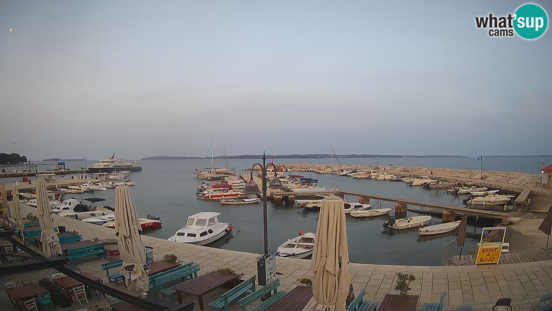 Webcam Fažana riva and city marina – Istria