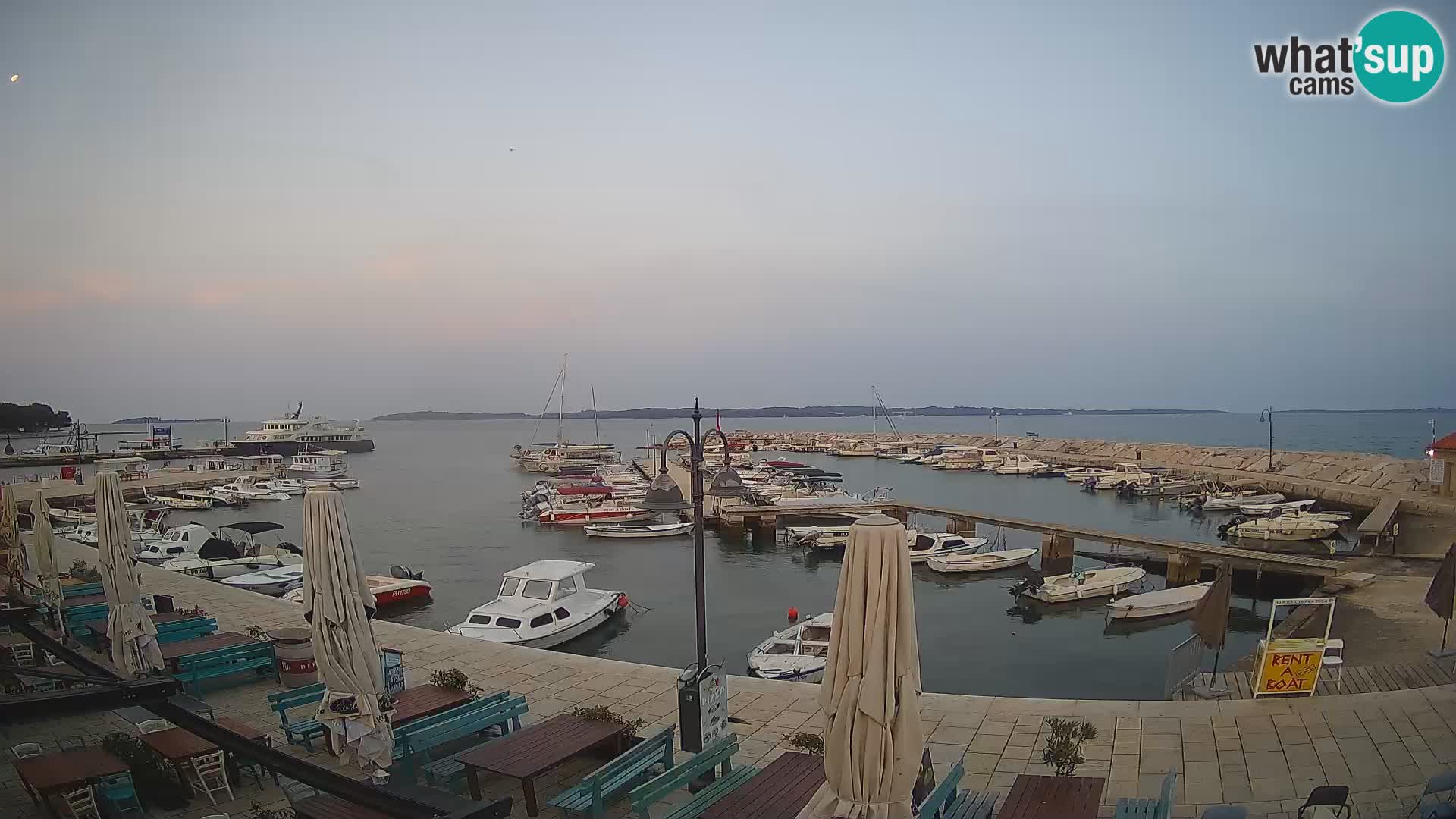 Webcam Fažana riva and city marina – Istria