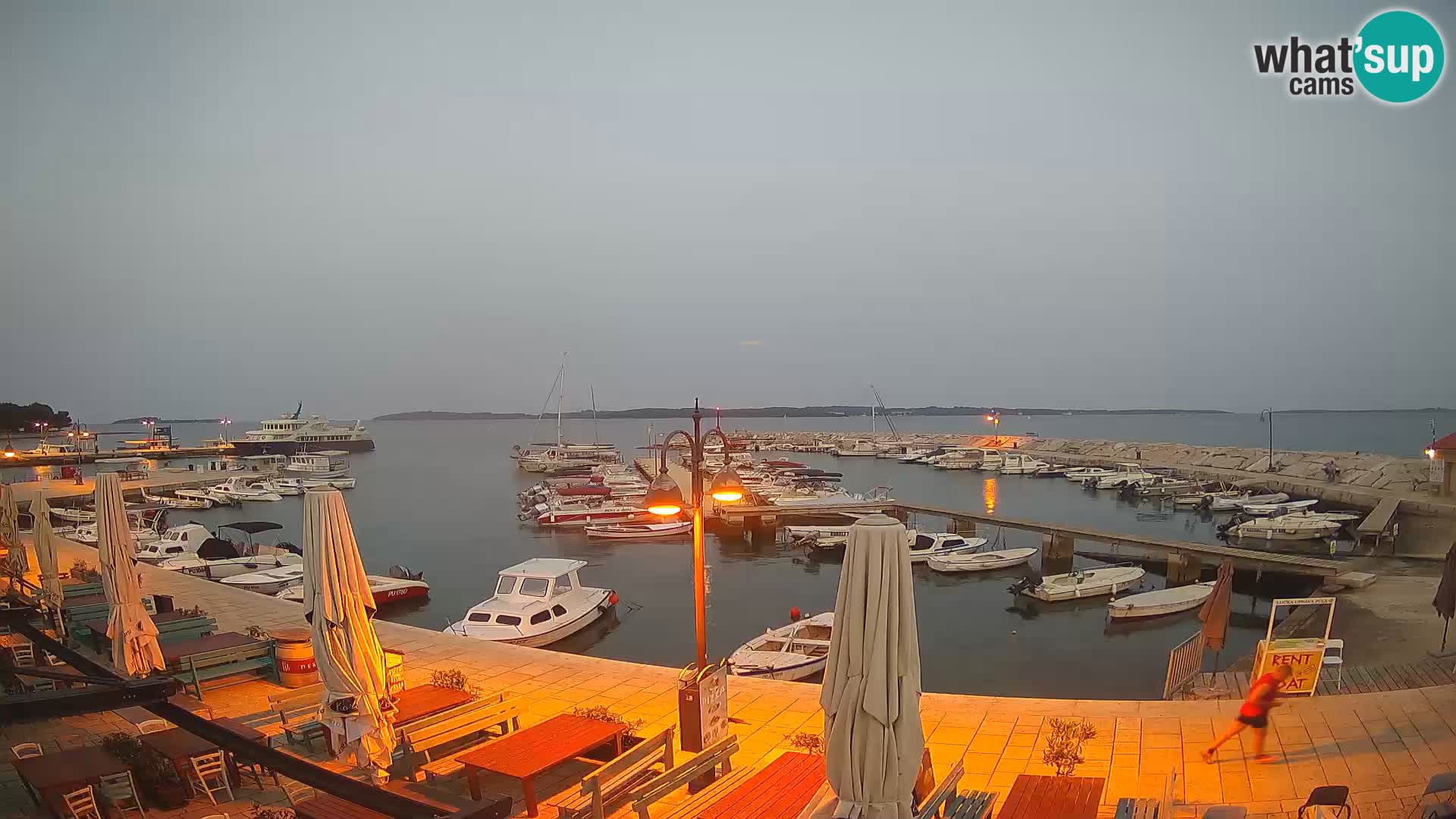 Spletna kamera Fažana riva in mestna marina – Istra