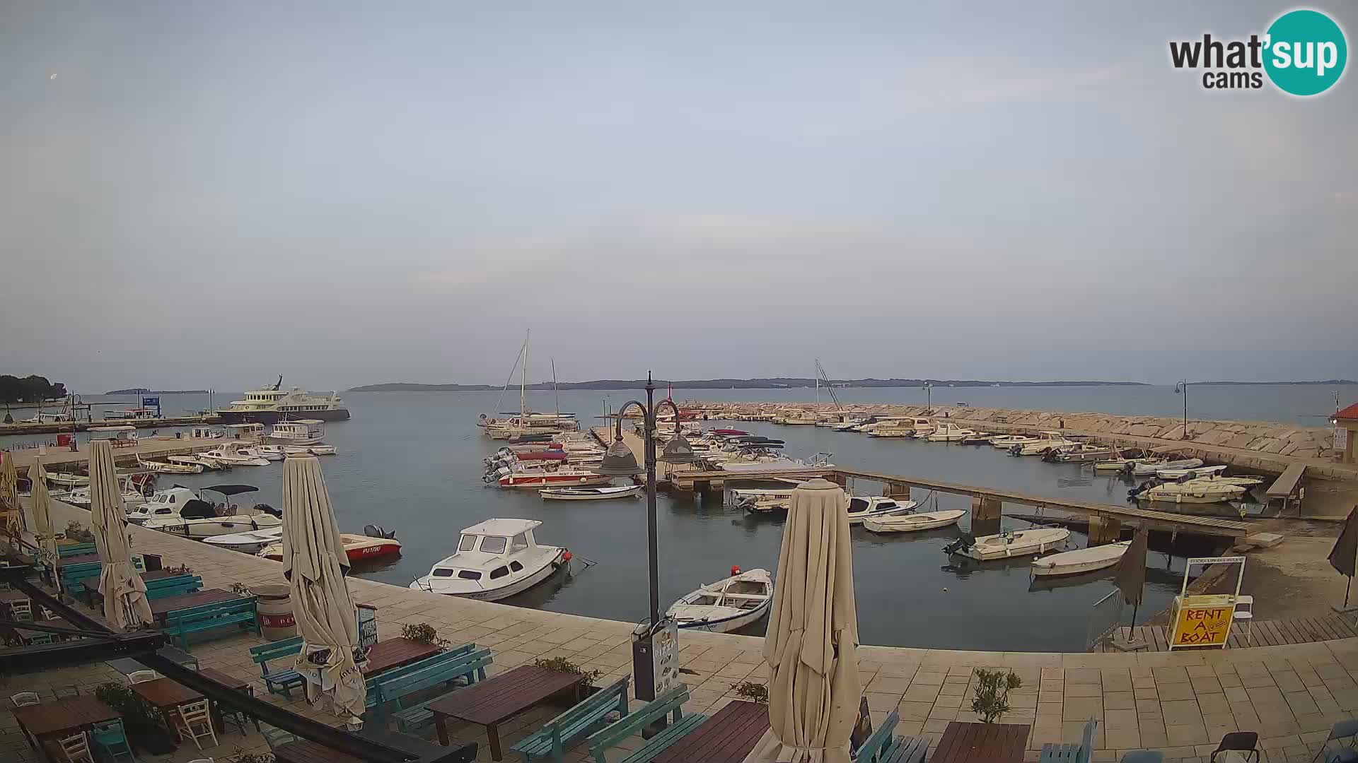 Spletna kamera Fažana riva in mestna marina – Istra