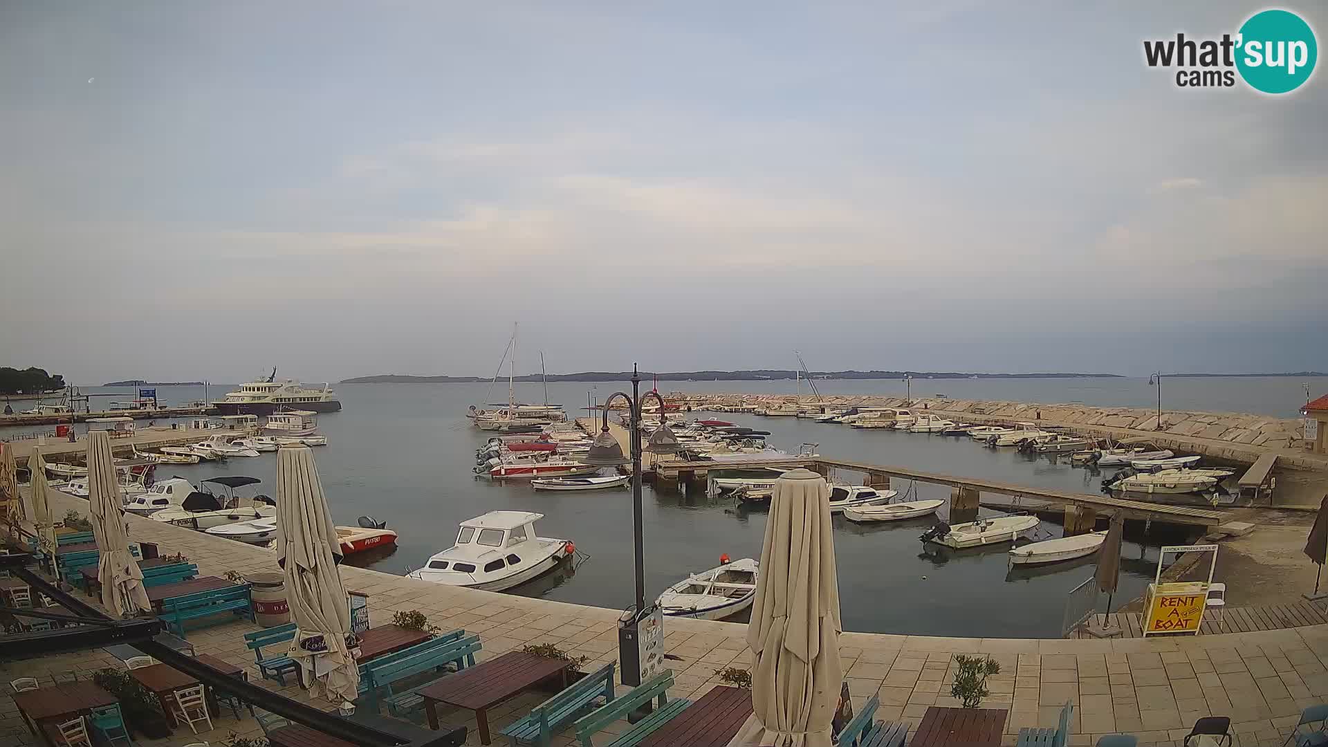 Spletna kamera Fažana riva in mestna marina – Istra