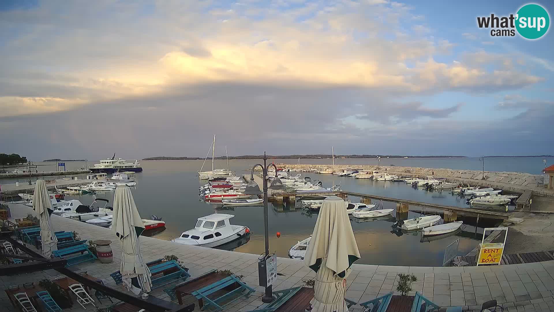 Spletna kamera Fažana riva in mestna marina – Istra