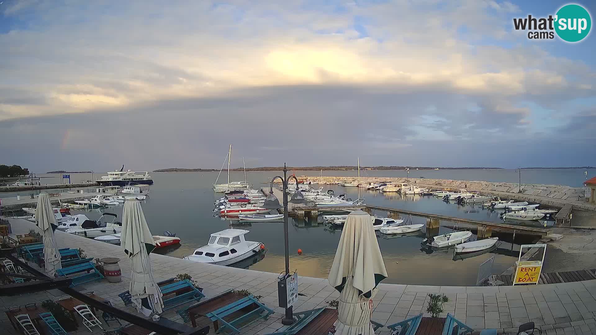 Fažana Camera en vivo riva y marina de la ciudad – Istria