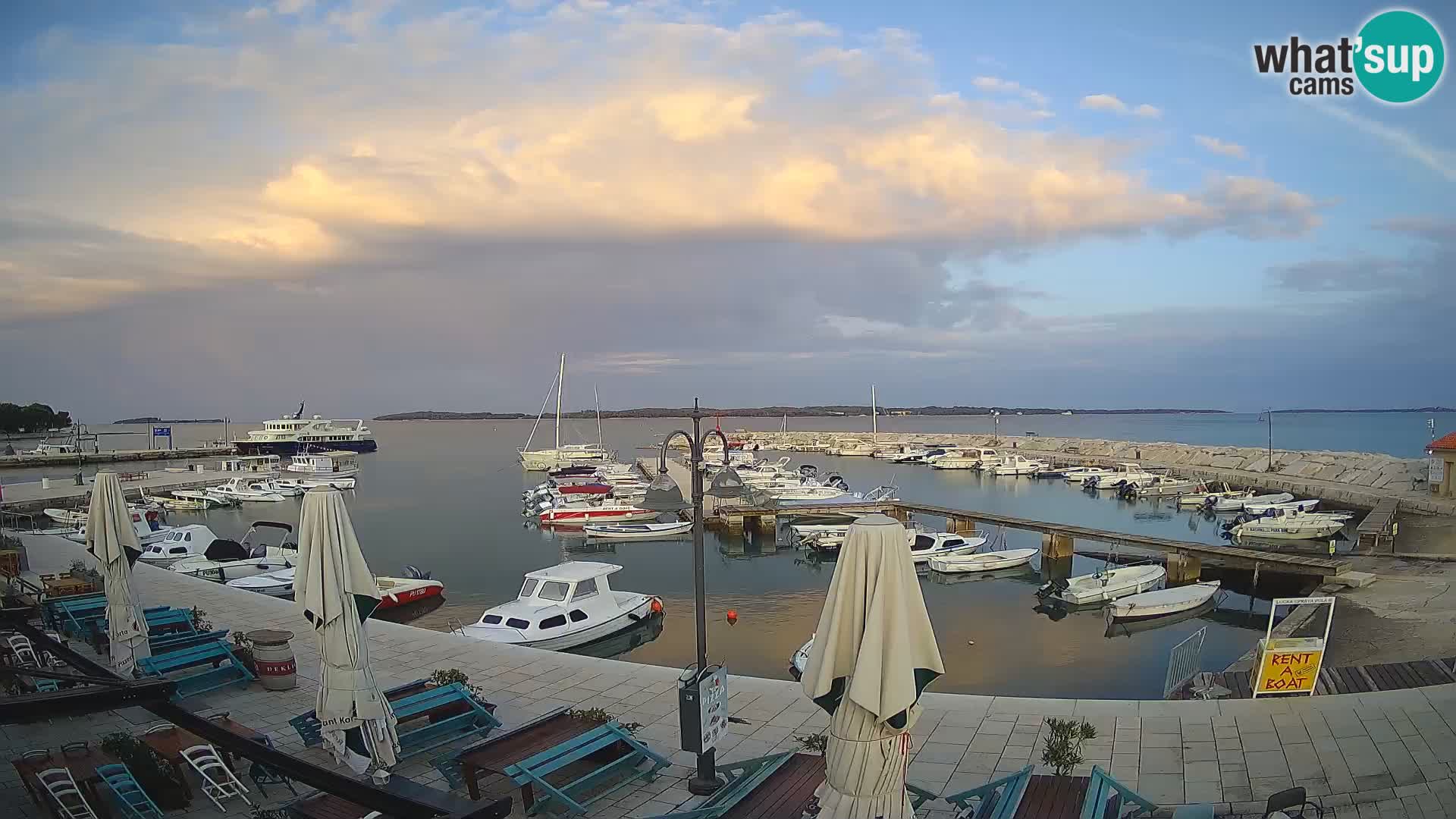Spletna kamera Fažana riva in mestna marina – Istra