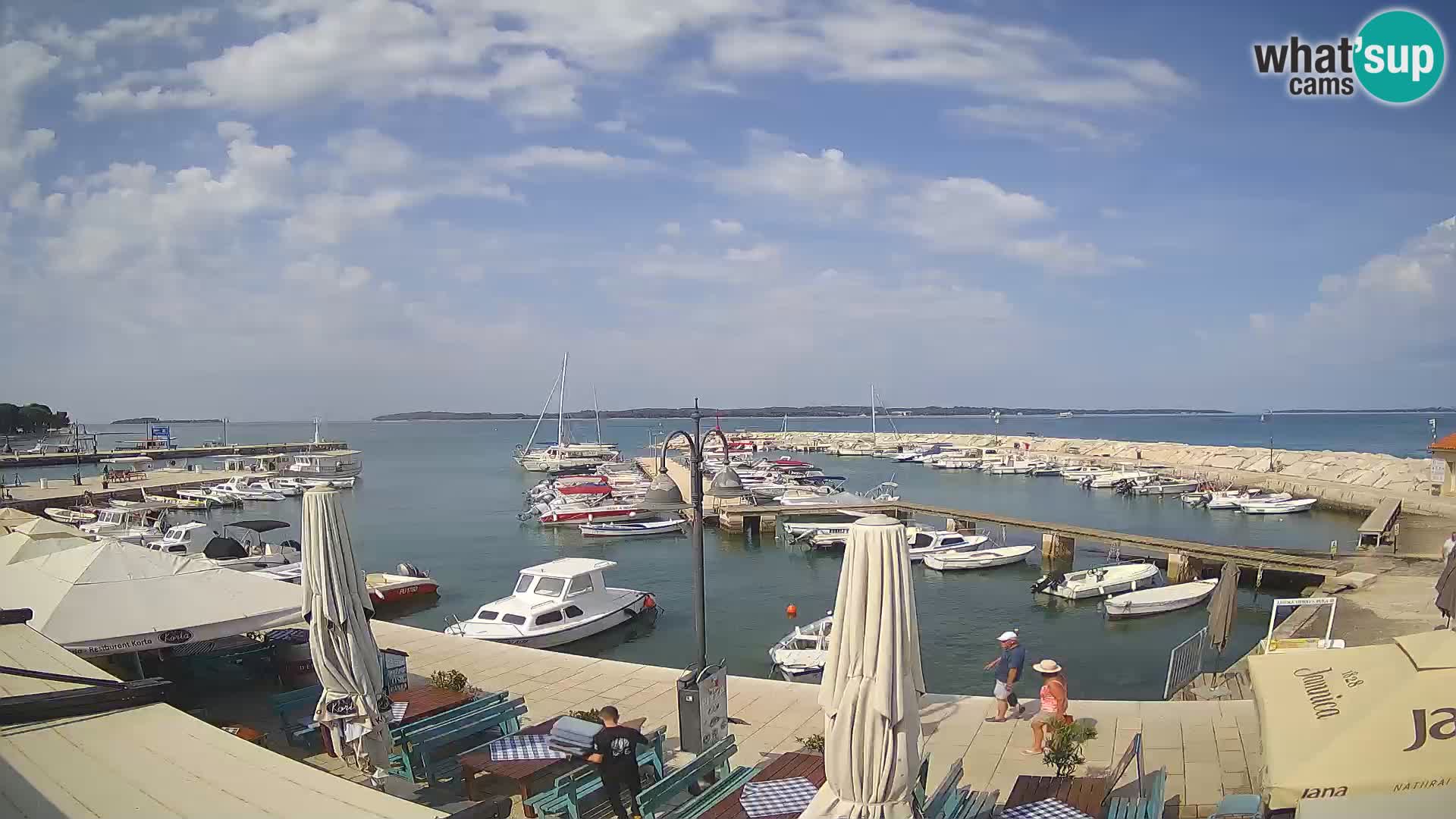Fažana Camera en vivo riva y marina de la ciudad – Istria