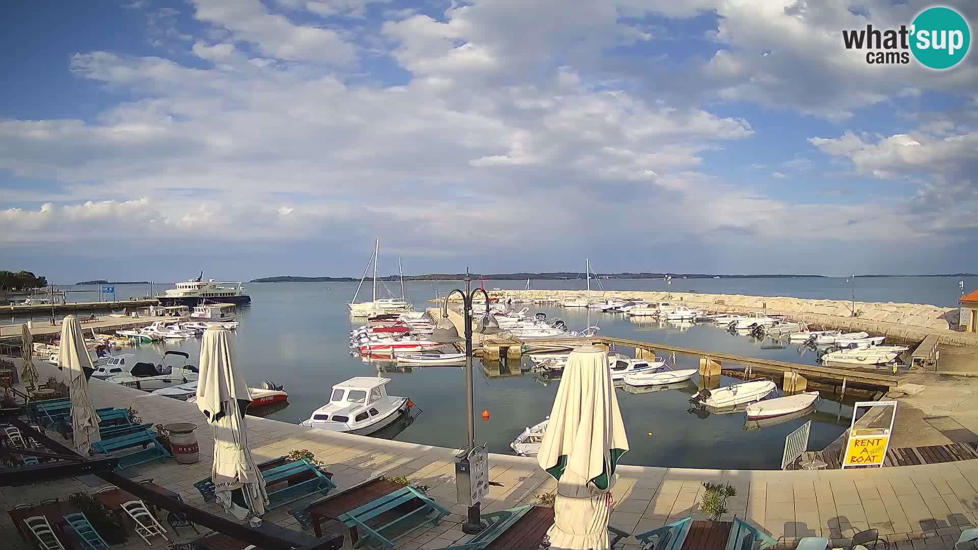Fažana Camera en vivo riva y marina de la ciudad – Istria