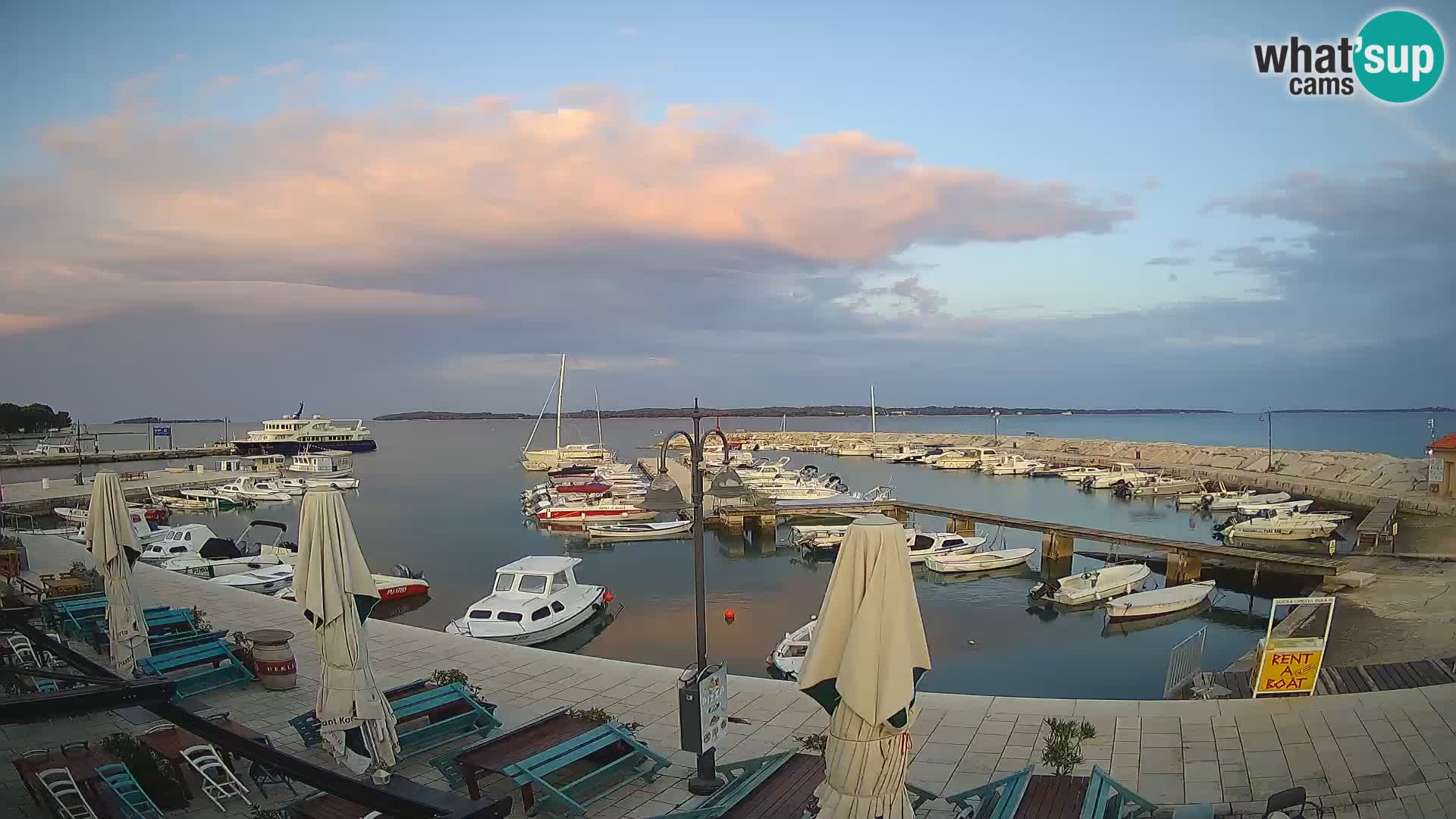 Fažana Camera en vivo riva y marina de la ciudad – Istria
