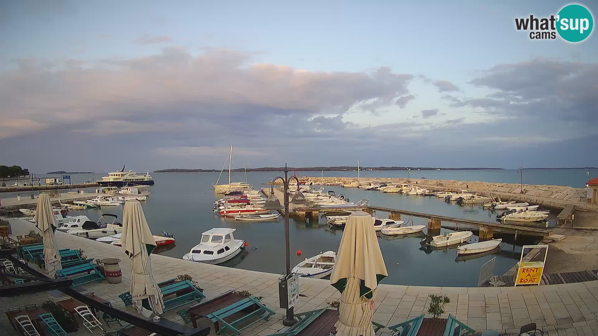 Fažana Camera en vivo riva y marina de la ciudad – Istria