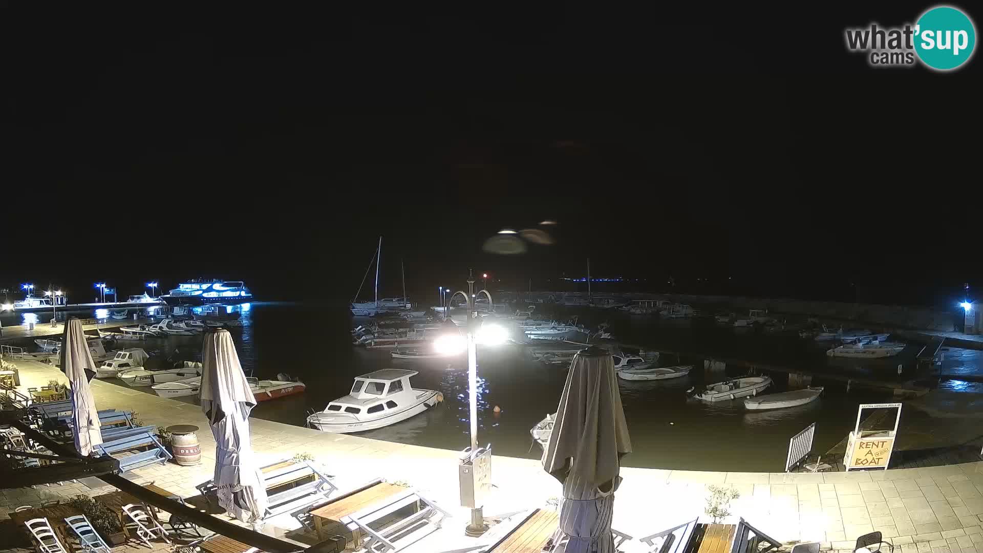 Fažana Camera en vivo riva y marina de la ciudad – Istria