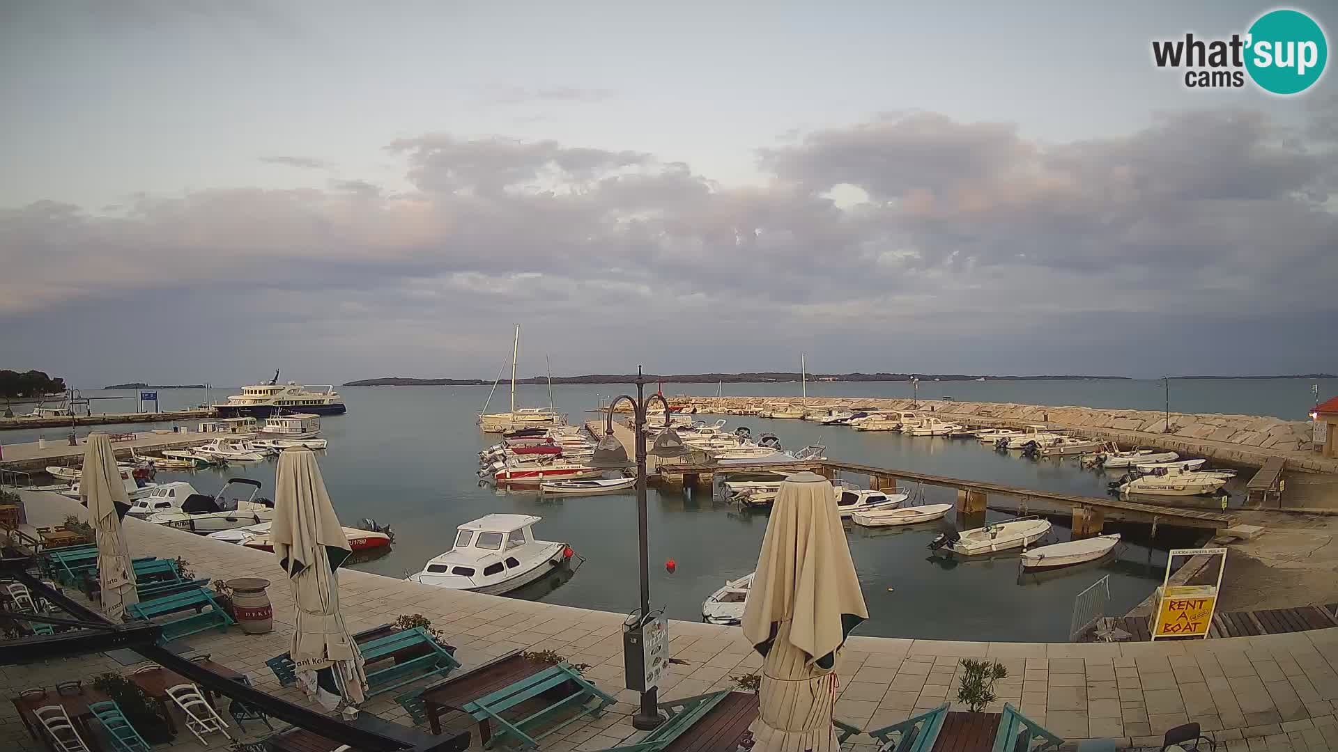 Spletna kamera Fažana riva in mestna marina – Istra
