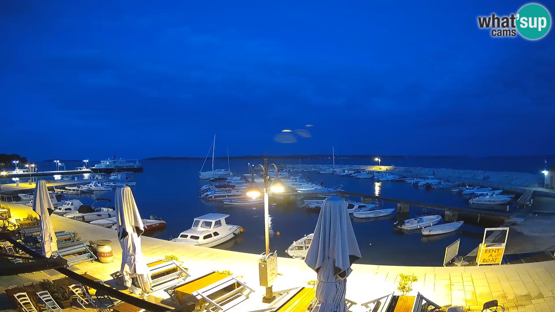 Spletna kamera Fažana riva in mestna marina – Istra