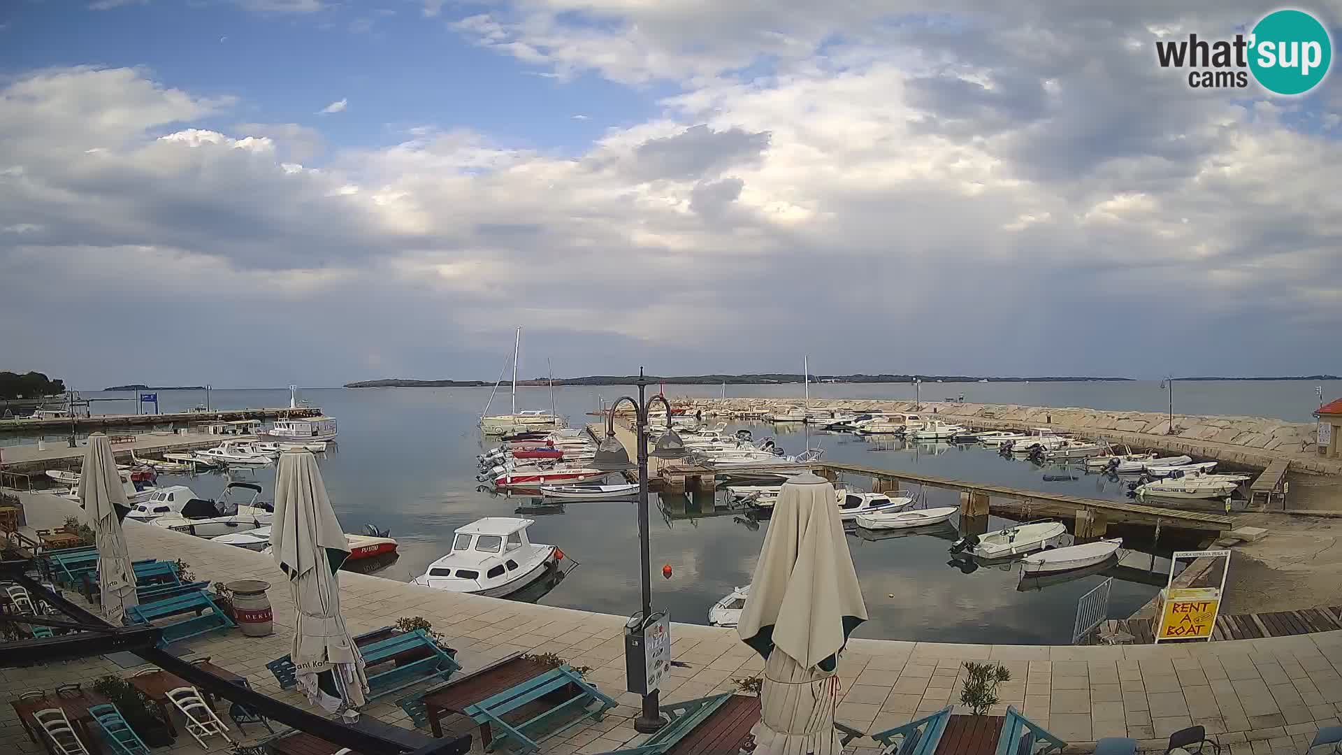 Fažana Camera en vivo riva y marina de la ciudad – Istria
