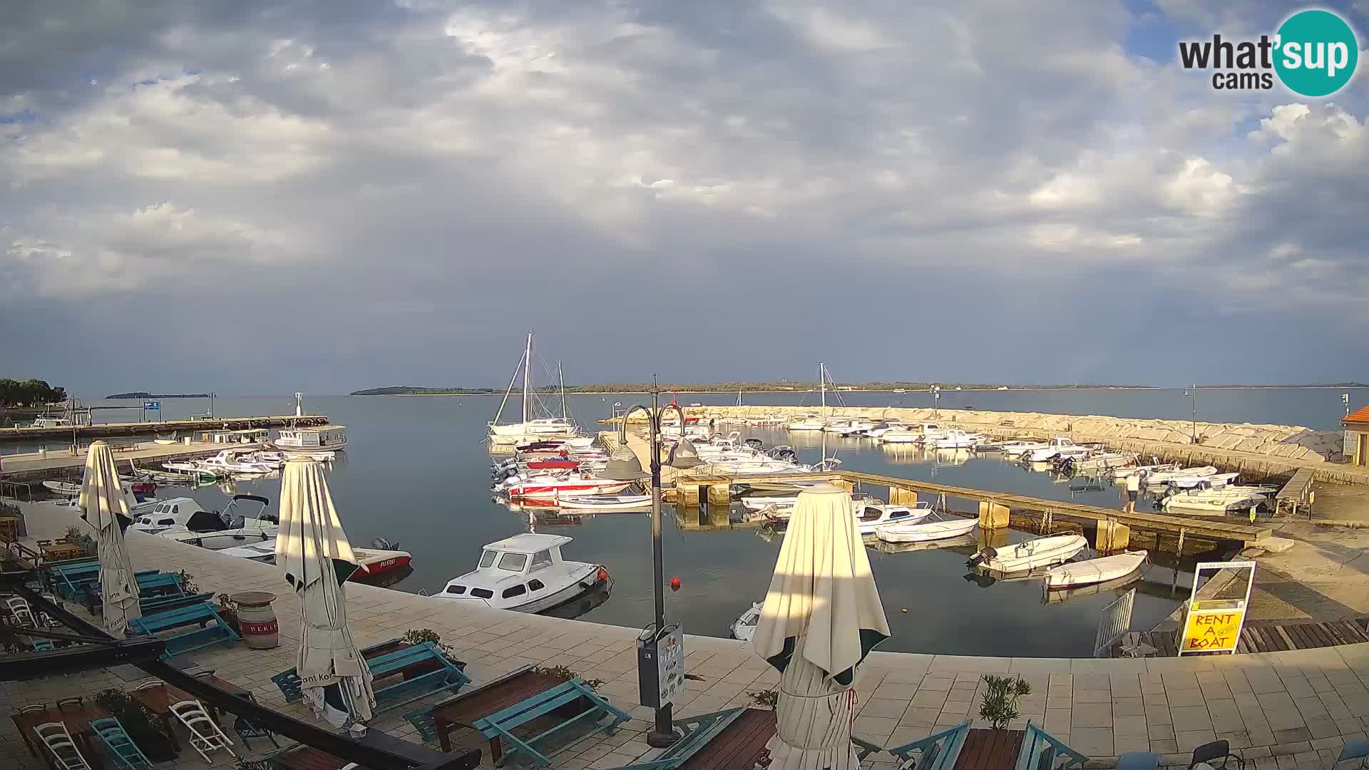 Fažana Camera en vivo riva y marina de la ciudad – Istria