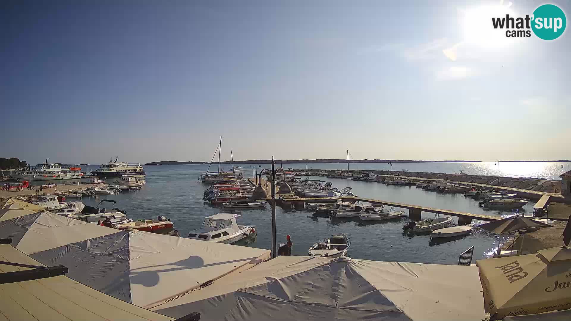Spletna kamera Fažana riva in mestna marina – Istra