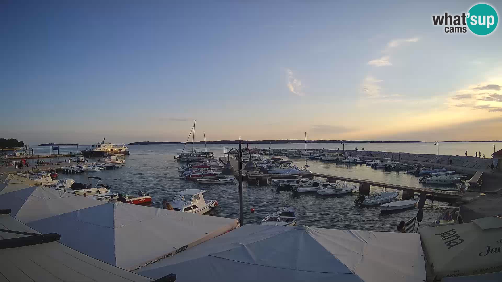Webcam Fažana riva and city marina – Istria