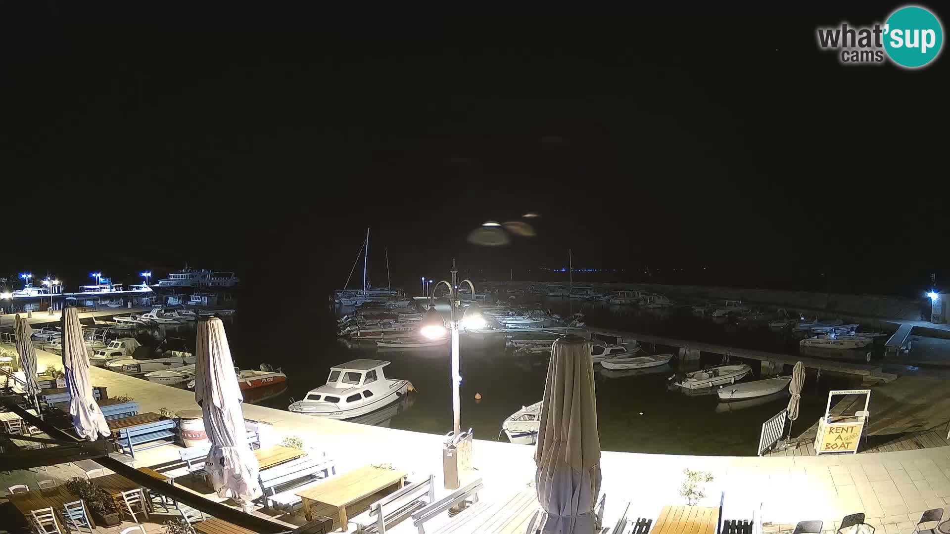 Fažana Camera en vivo riva y marina de la ciudad – Istria