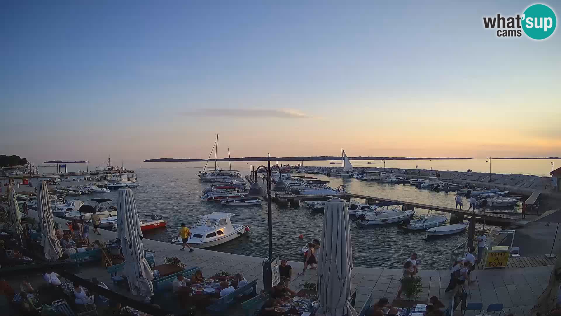 Spletna kamera Fažana riva in mestna marina – Istra
