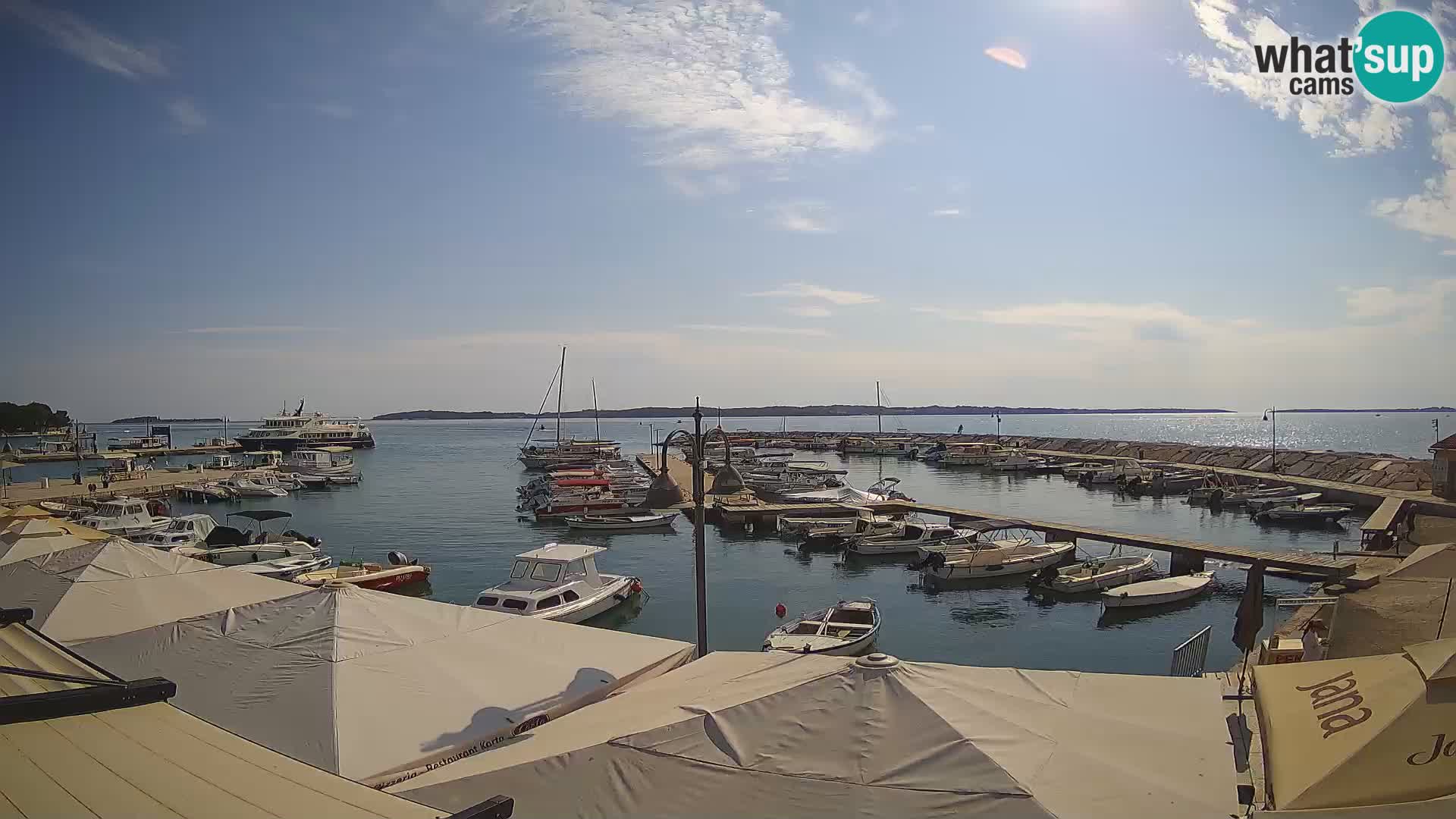 Fažana Camera en vivo riva y marina de la ciudad – Istria