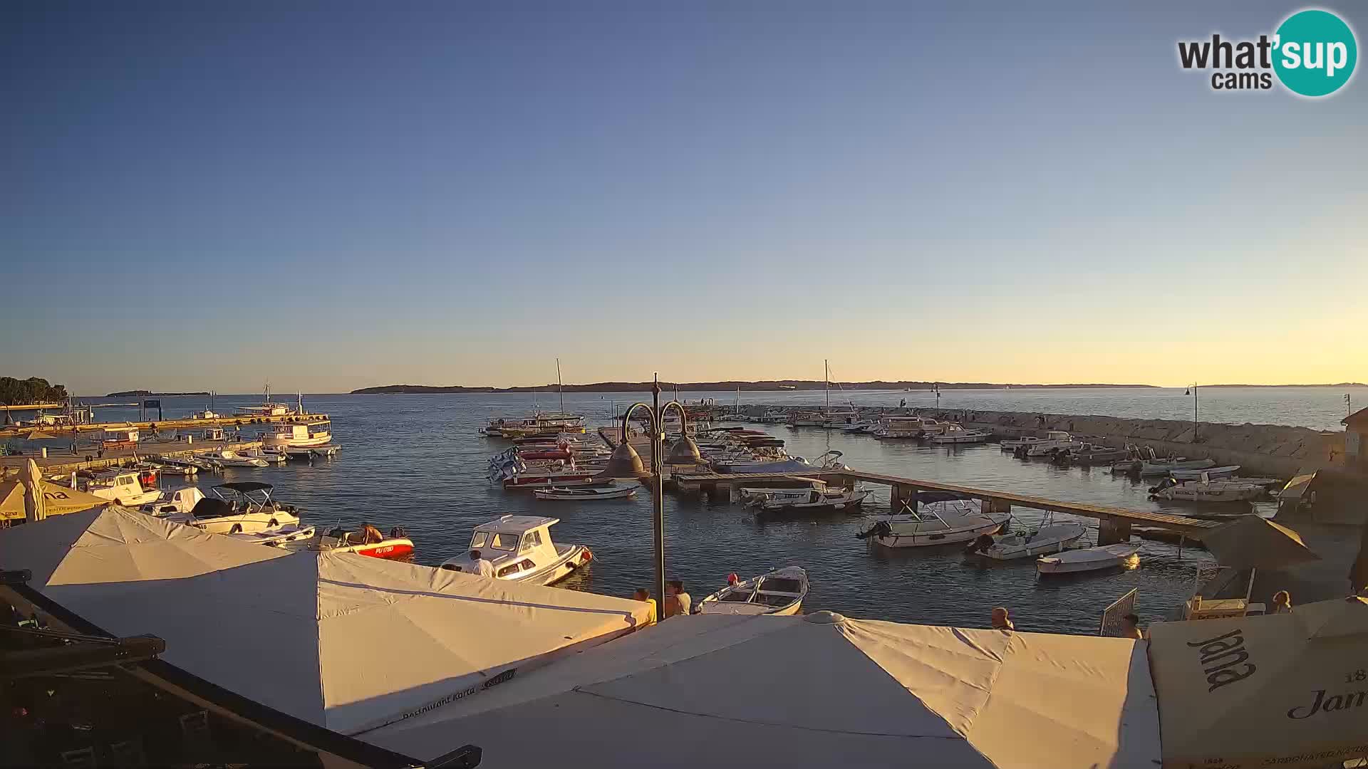 Webcam Fažana riva and city marina – Istria