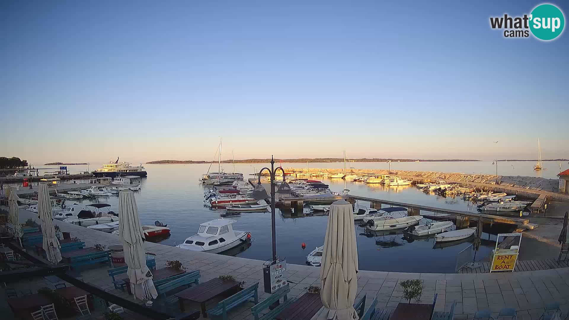 Spletna kamera Fažana riva in mestna marina – Istra