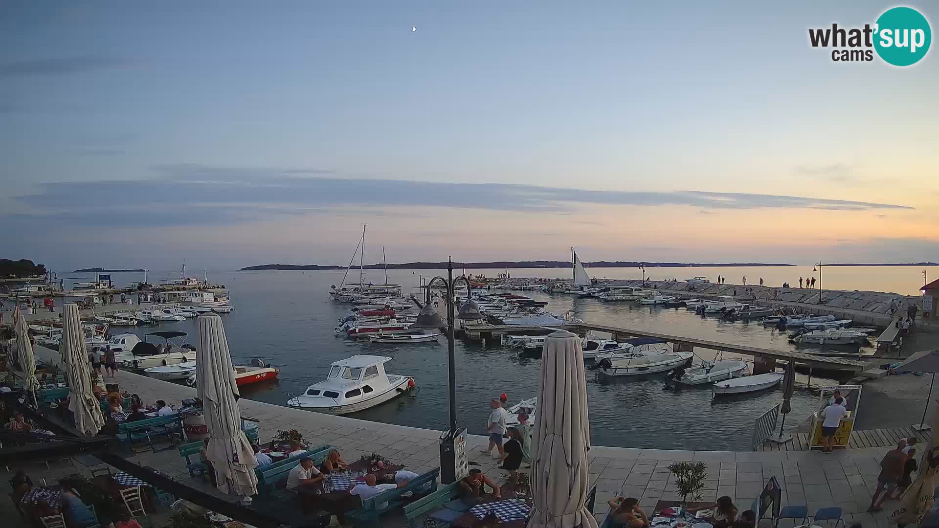Webcam Fažana riva and city marina – Istria