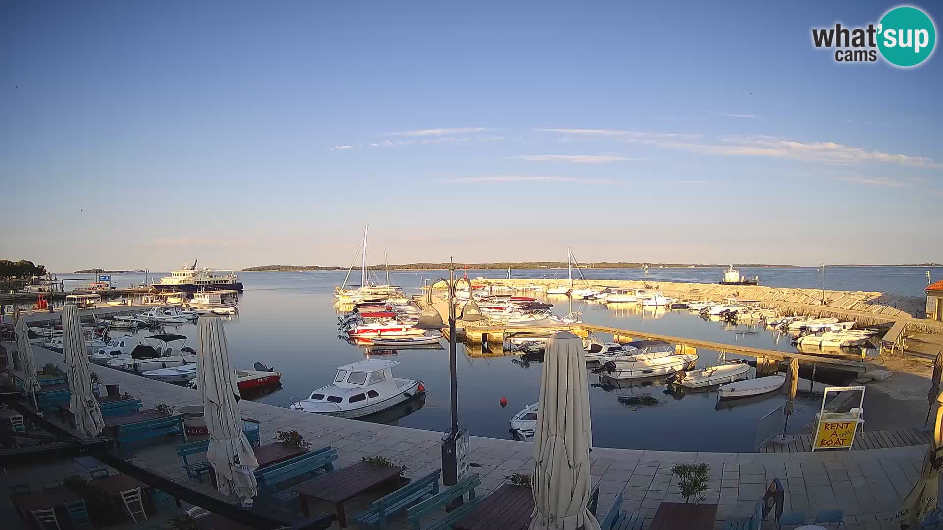 Spletna kamera Fažana riva in mestna marina – Istra