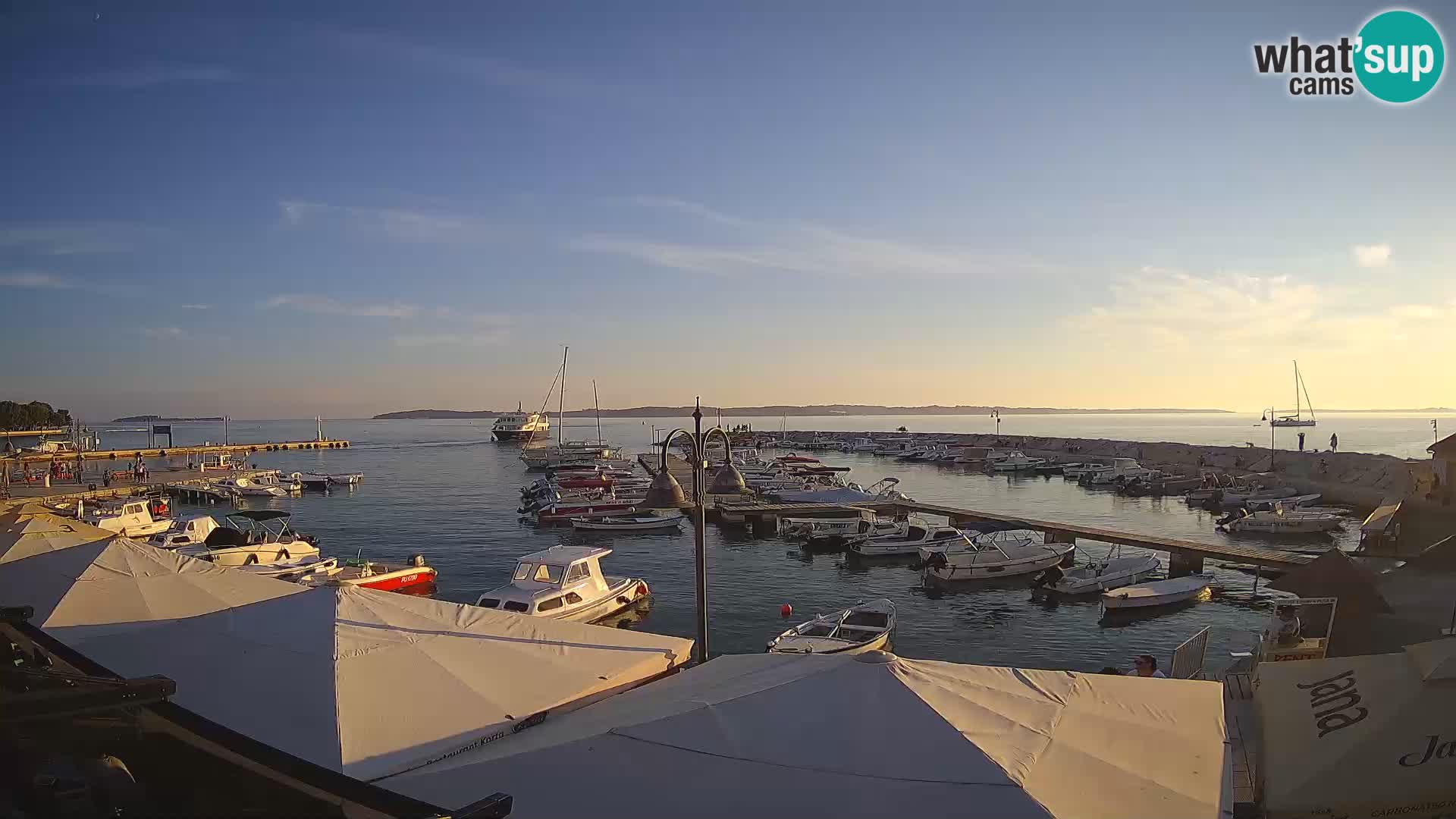 Webcam Fažana riva and city marina – Istria