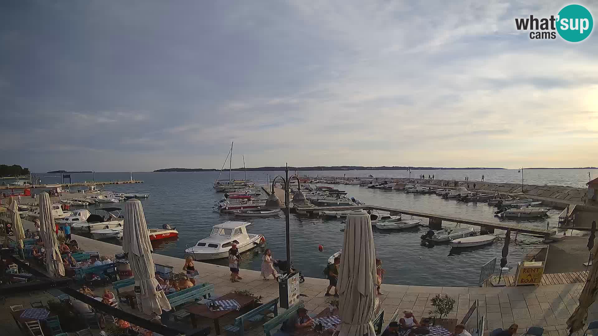 Fažana Camera en vivo riva y marina de la ciudad – Istria