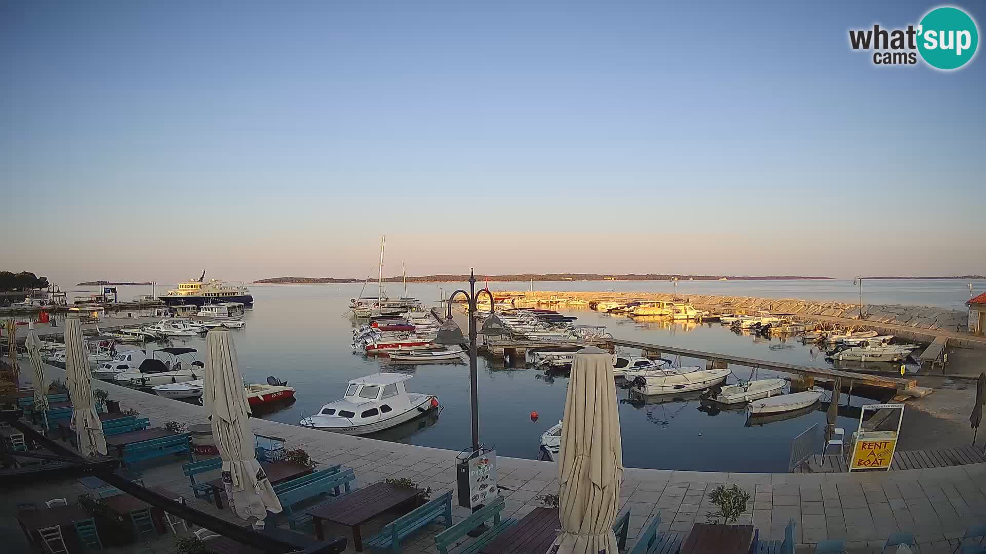 Webcam Fažana riva and city marina – Istria
