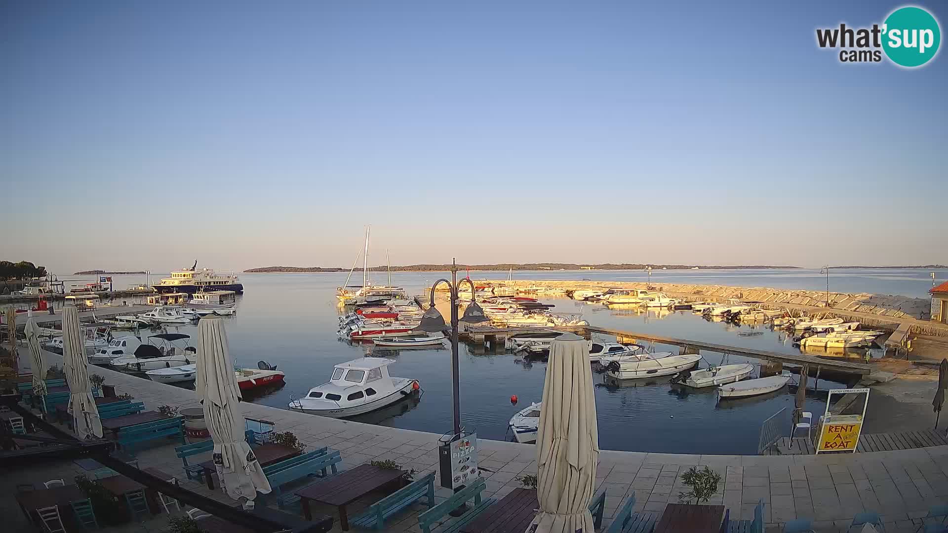 Fažana Camera en vivo riva y marina de la ciudad – Istria