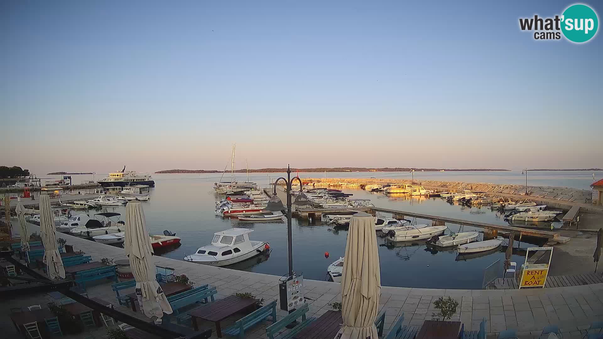 Fažana Camera en vivo riva y marina de la ciudad – Istria